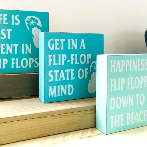 FLIP FLOP BEACH TRIO OF WALL/TABLETOP WOOD PLAQUES - Picture 2 of 5
